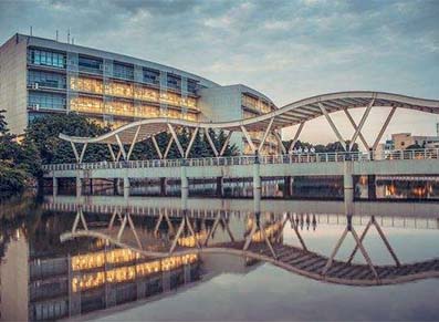 湖北经济学院