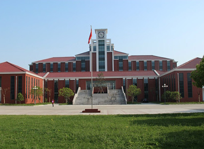 上海杉达学院